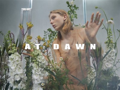 ��Ů�b�O(sh��)Ӌ��Ʒ��At Dawn 2020�[�صĐ���